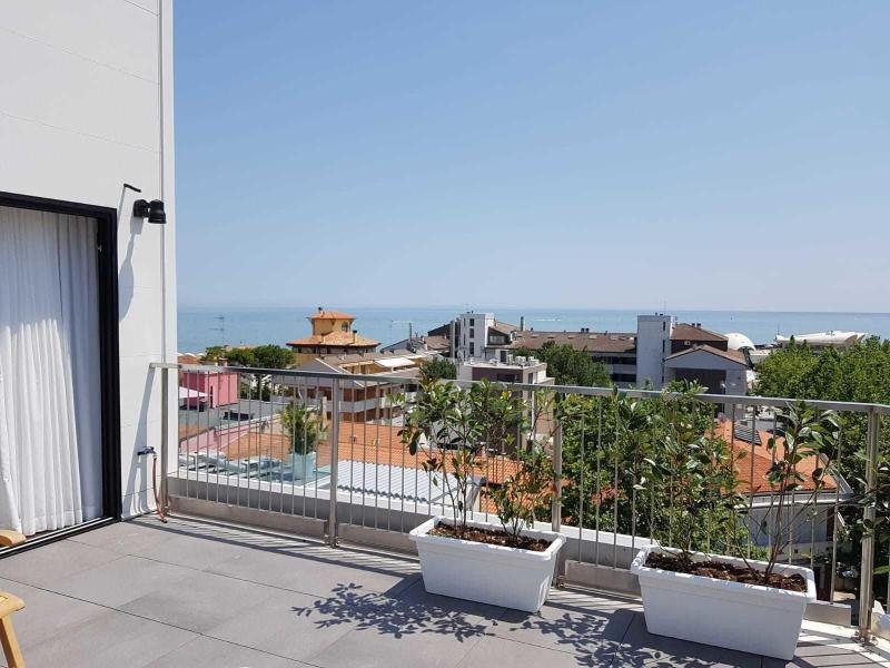 Monaco Suites Hotel Линяно Сабиадоро Екстериор снимка