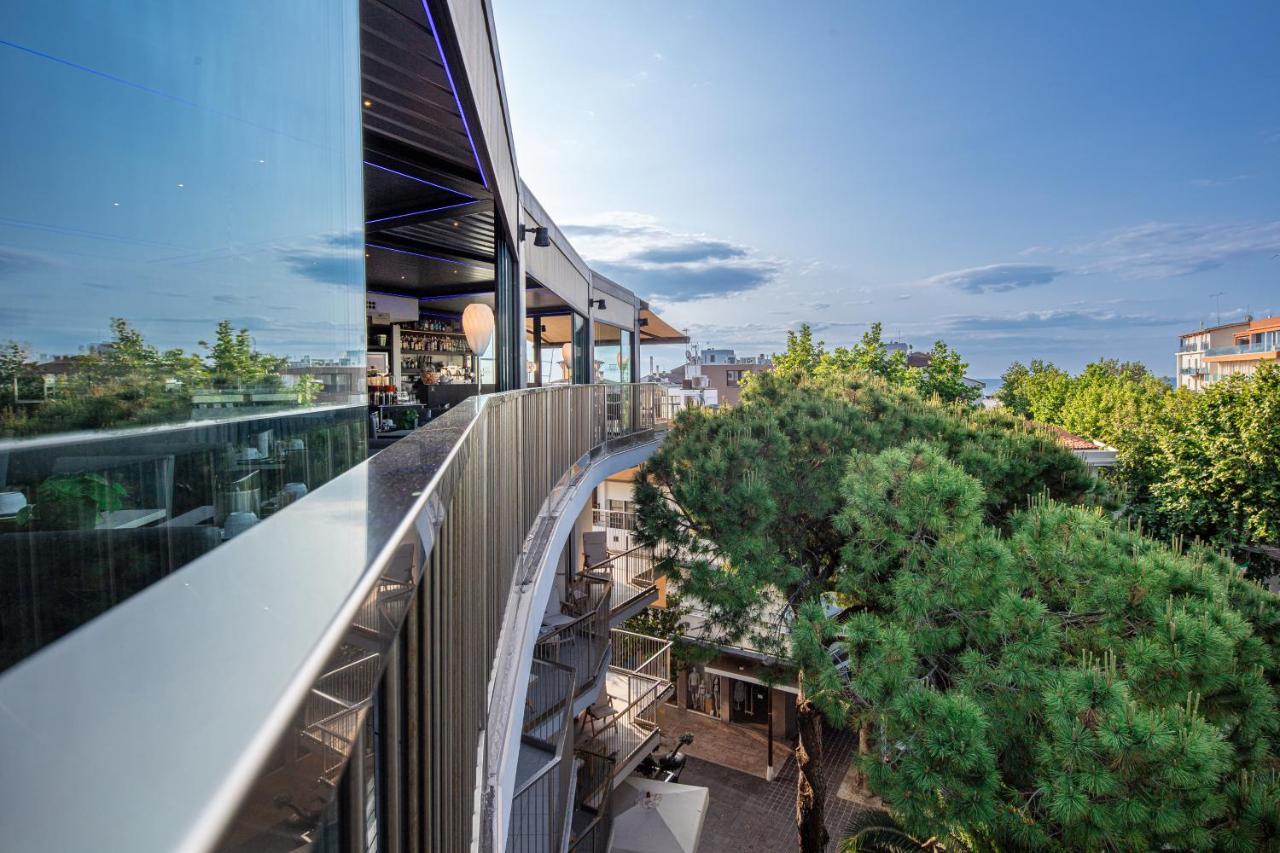 Monaco Suites Hotel Линяно Сабиадоро Екстериор снимка