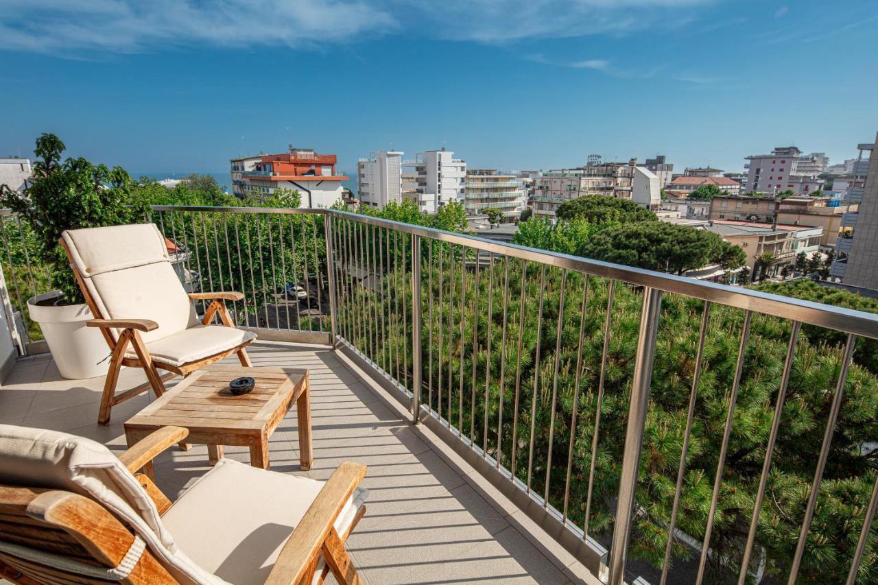 Monaco Suites Hotel Линяно Сабиадоро Екстериор снимка