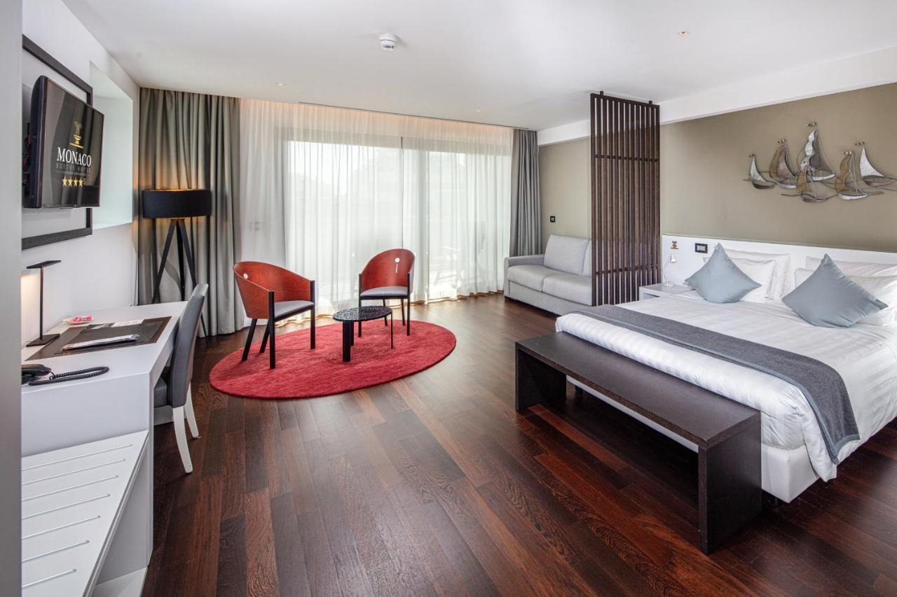 Monaco Suites Hotel Линяно Сабиадоро Екстериор снимка
