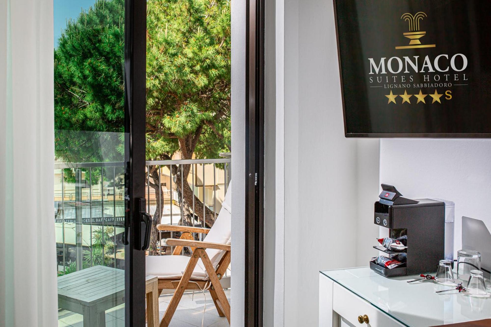 Monaco Suites Hotel Линяно Сабиадоро Стая снимка
