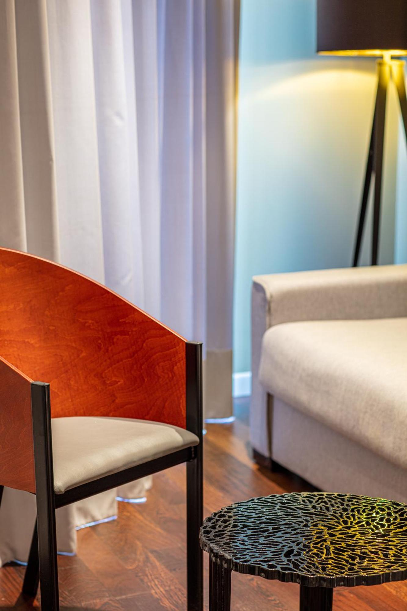 Monaco Suites Hotel Линяно Сабиадоро Екстериор снимка
